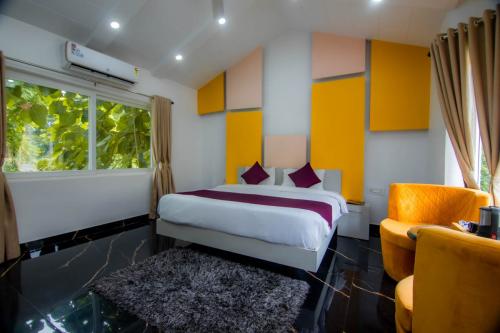 luxury_cottage_with_garden_at_corbett_treff_resort_1