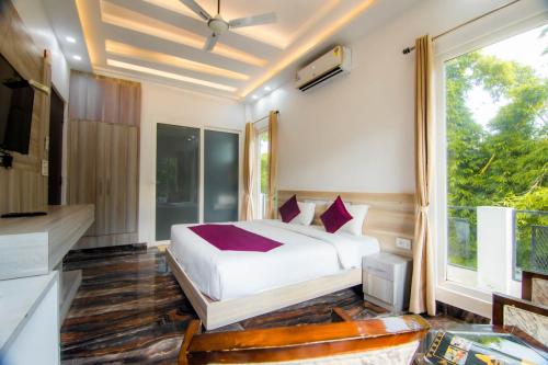 premium_room_with_balcony_at_corbett_treff_resort_dhikuli_4